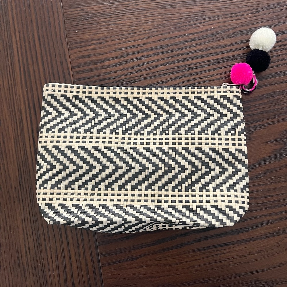Shiraleah Chicago Summer Woven Clutch